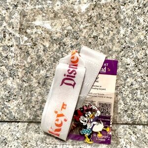 Disney Magic Key Holders 2025 Exclusive Pin Lanyard Minnie Daisy Disneyland